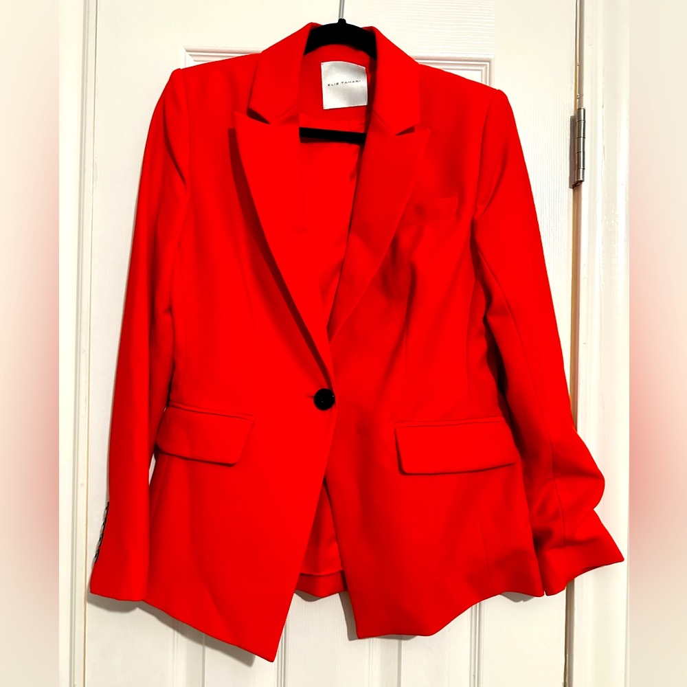 Elige Tahari blazer